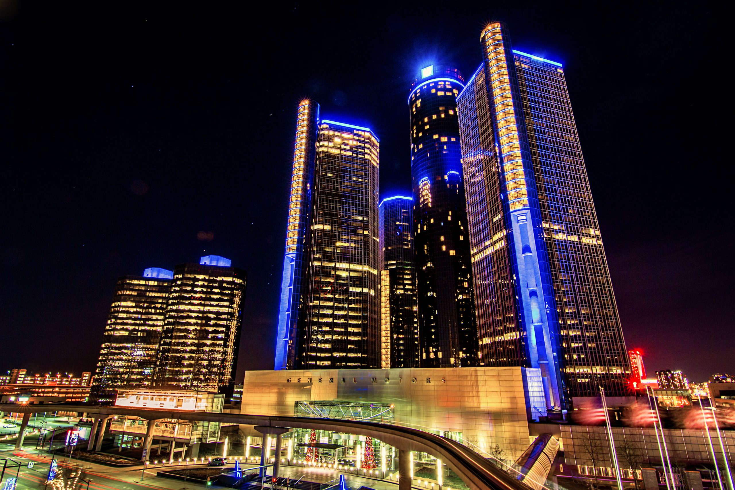 detroit_renaissance_center